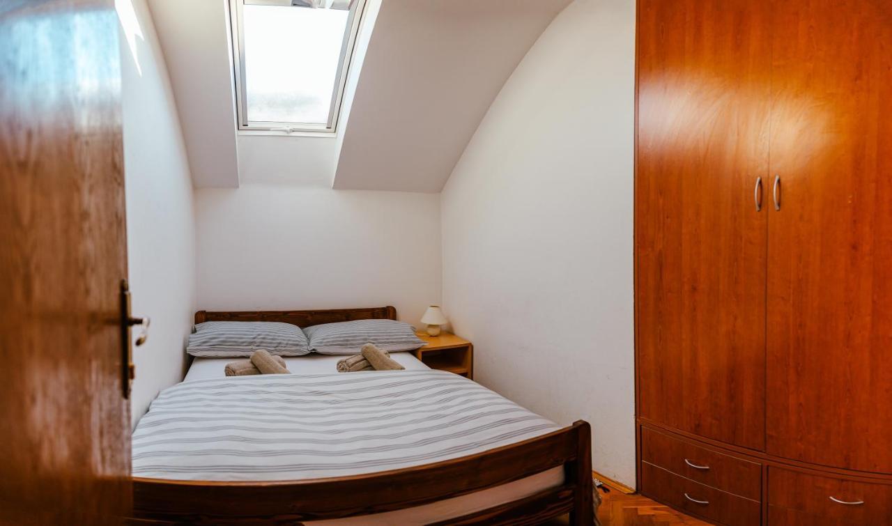 Lika Story Apartment Josipdol Ngoại thất bức ảnh
