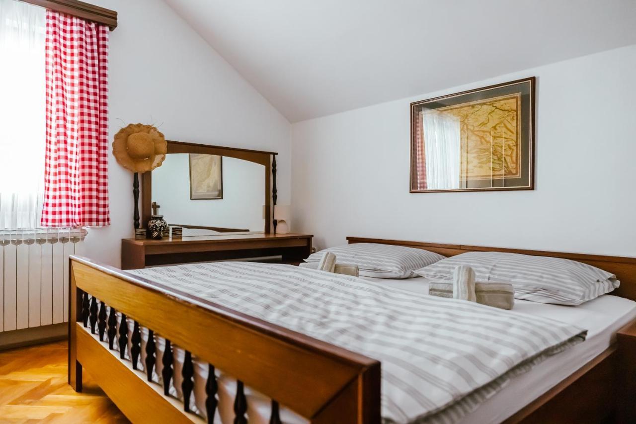 Lika Story Apartment Josipdol Ngoại thất bức ảnh