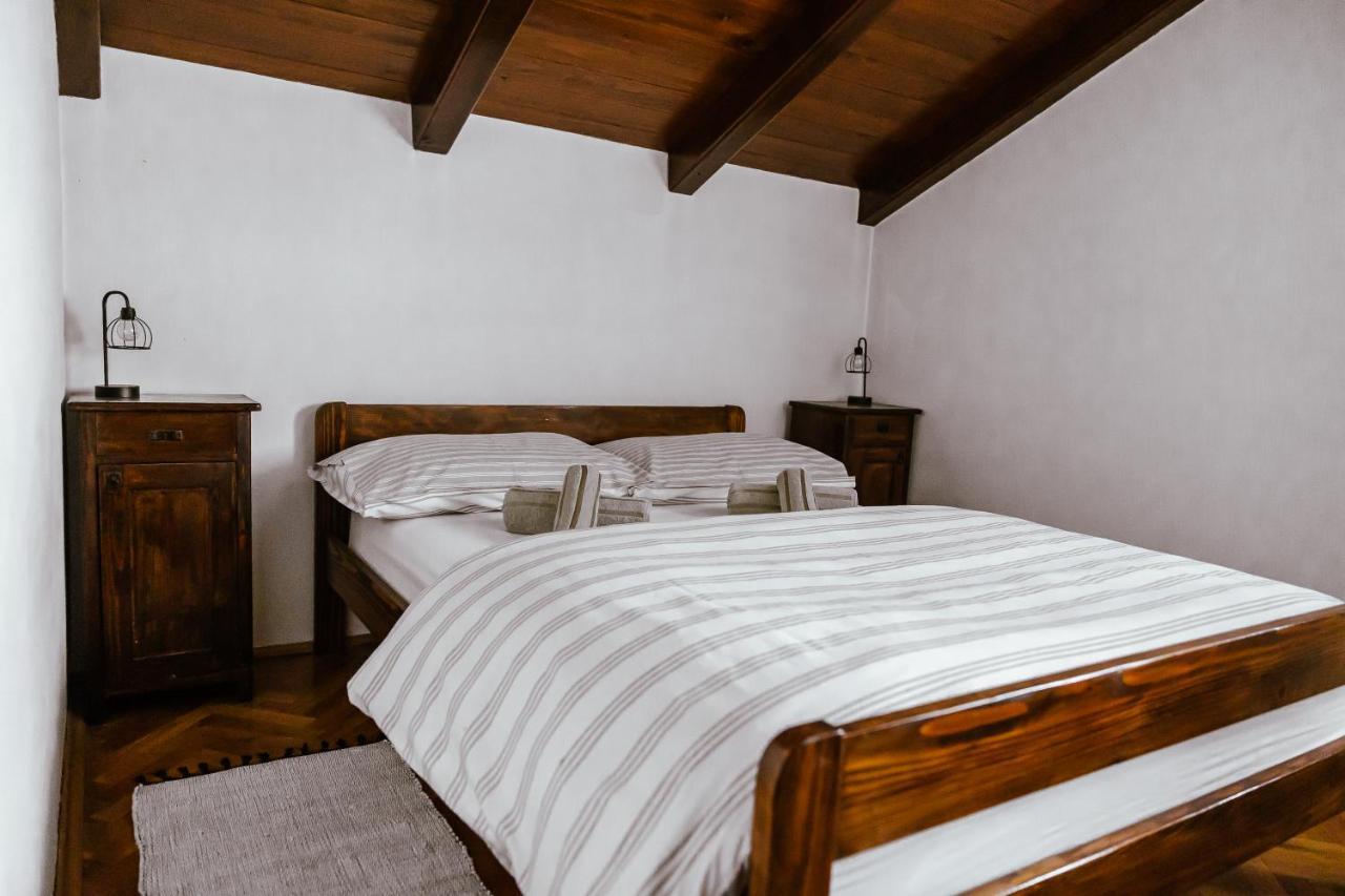 Lika Story Apartment Josipdol Ngoại thất bức ảnh